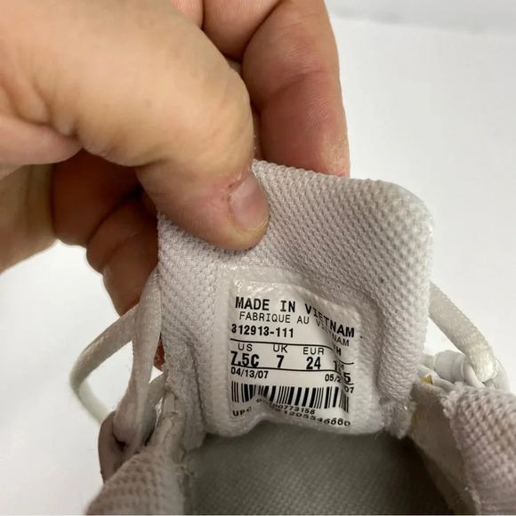 Nike 312913-111 7.5C Youth White Athletic Shoes Lace Up Swoosh - Picture 7 of 7